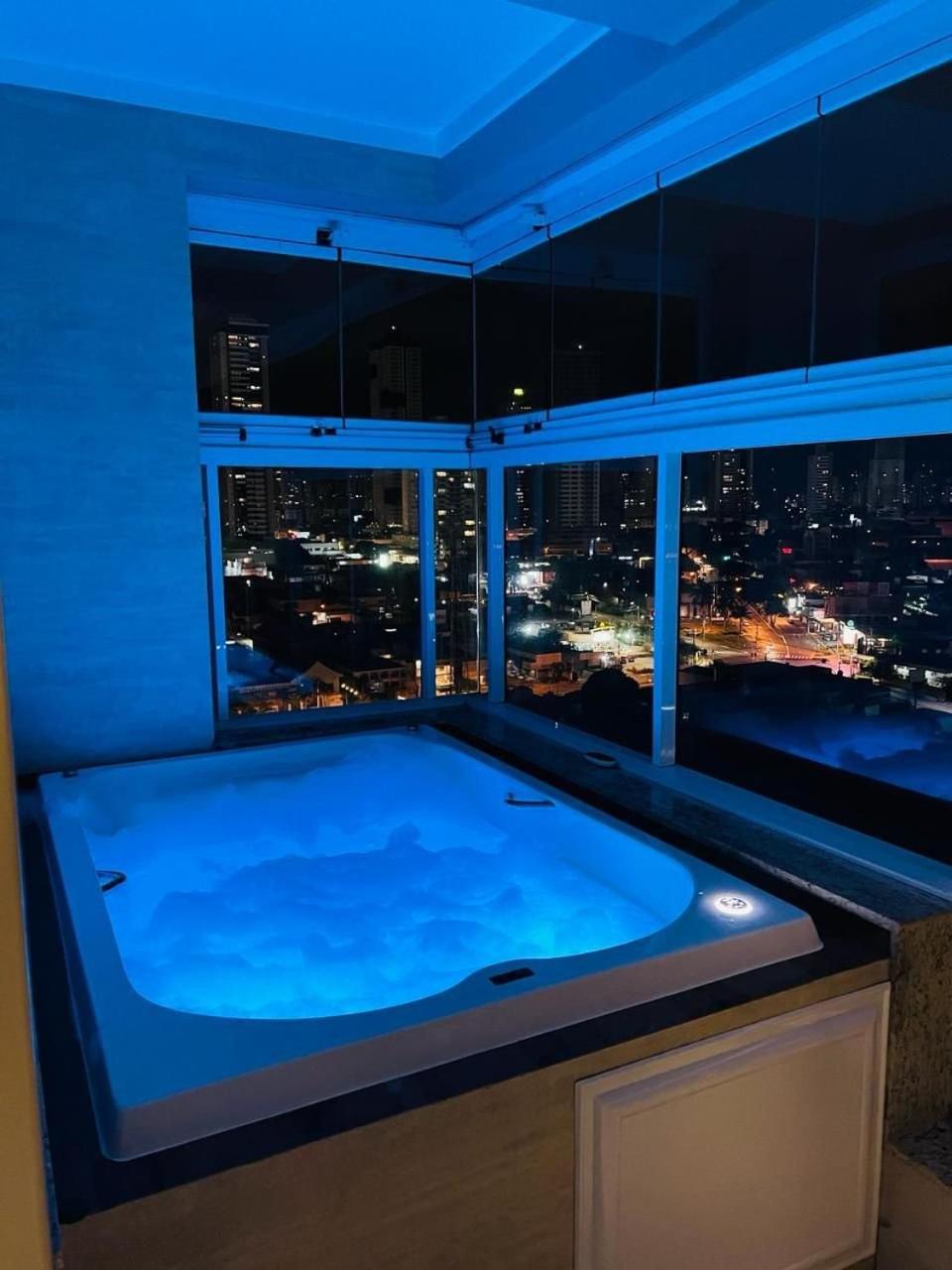 Gaia - Jacuzzi Privativa - Linda Vista Apartment Гояния Екстериор снимка
